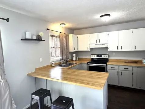 2016 Juniper Lane Bloomington IL 61701