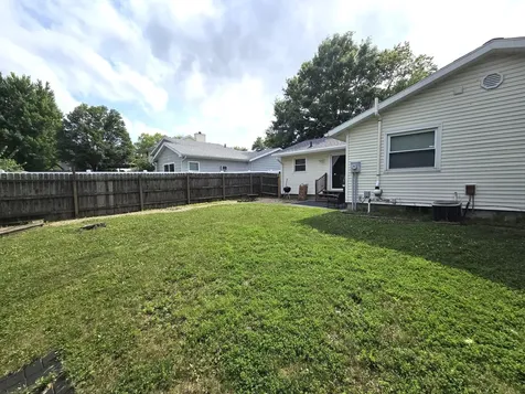 2016 Juniper Lane Bloomington IL 61701