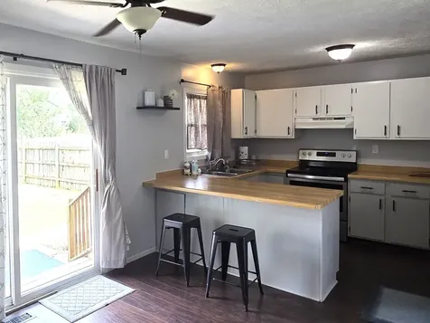 2016 Juniper Lane Bloomington IL 61701