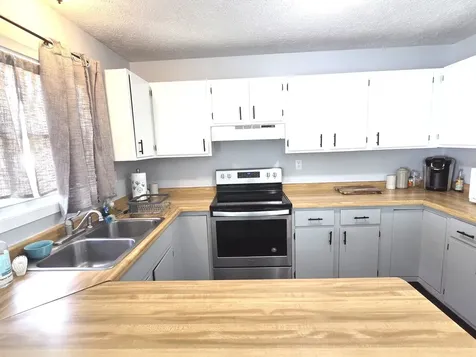 2016 Juniper Lane Bloomington IL 61701