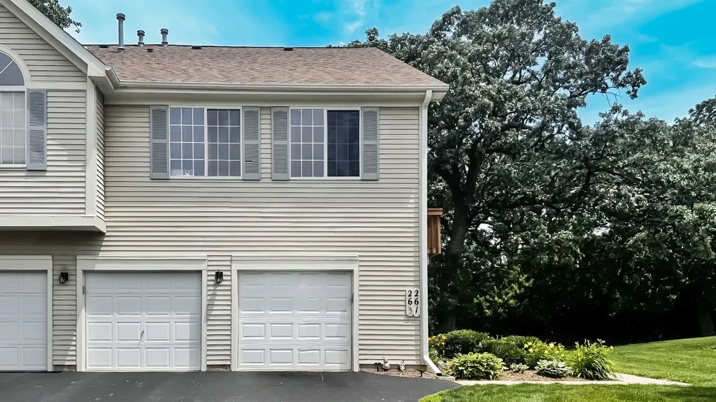 263 South Collins Street South Elgin IL 60177