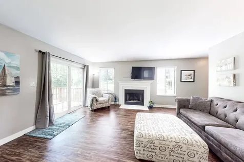 263 South Collins Street South Elgin IL 60177