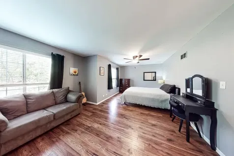 263 South Collins Street South Elgin IL 60177