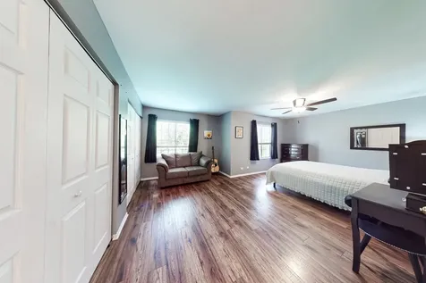263 South Collins Street South Elgin IL 60177