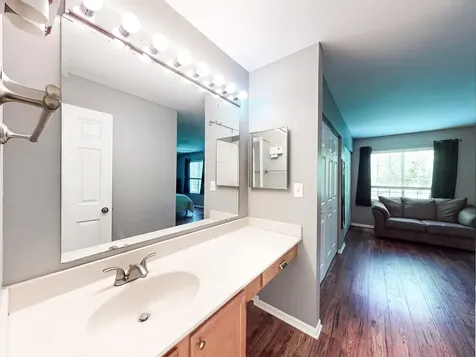 263 South Collins Street South Elgin IL 60177