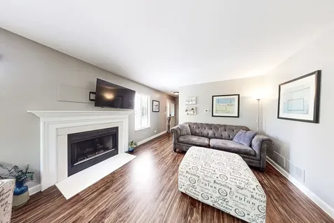 263 South Collins Street South Elgin IL 60177