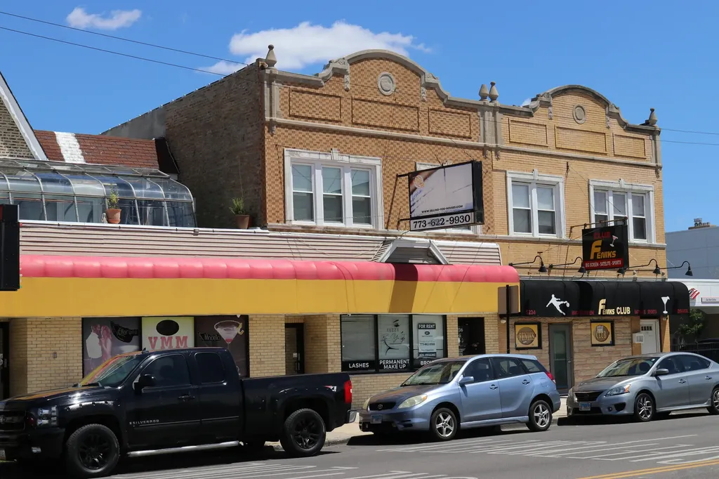 5236 West Fullerton Avenue Chicago IL 60639