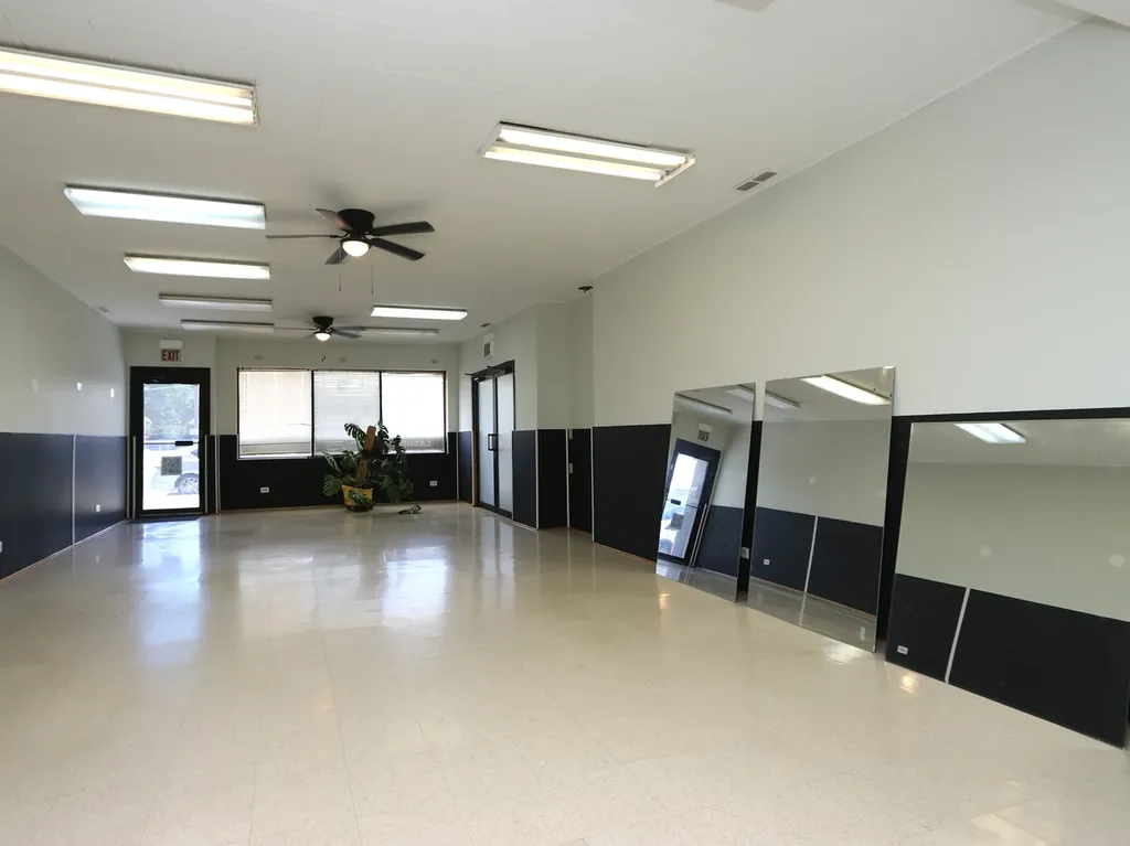 5236 West Fullerton Avenue Chicago IL 60639