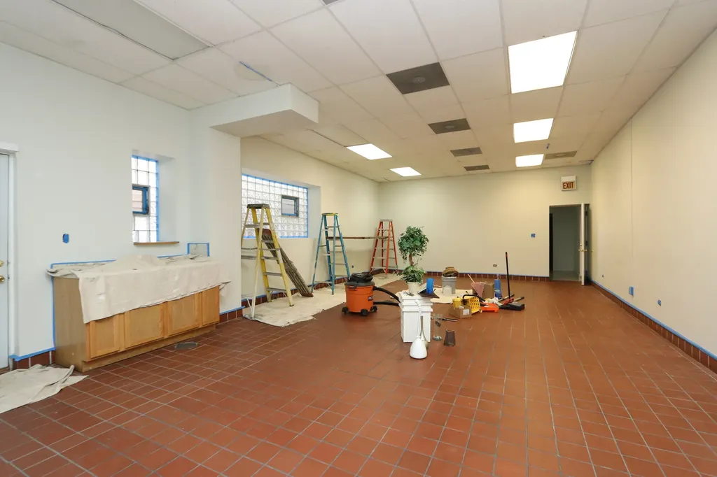 5236 West Fullerton Avenue Chicago IL 60639