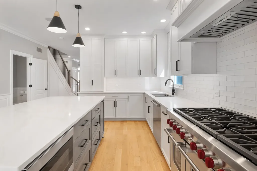 5054 North Claremont Avenue Chicago IL 60625