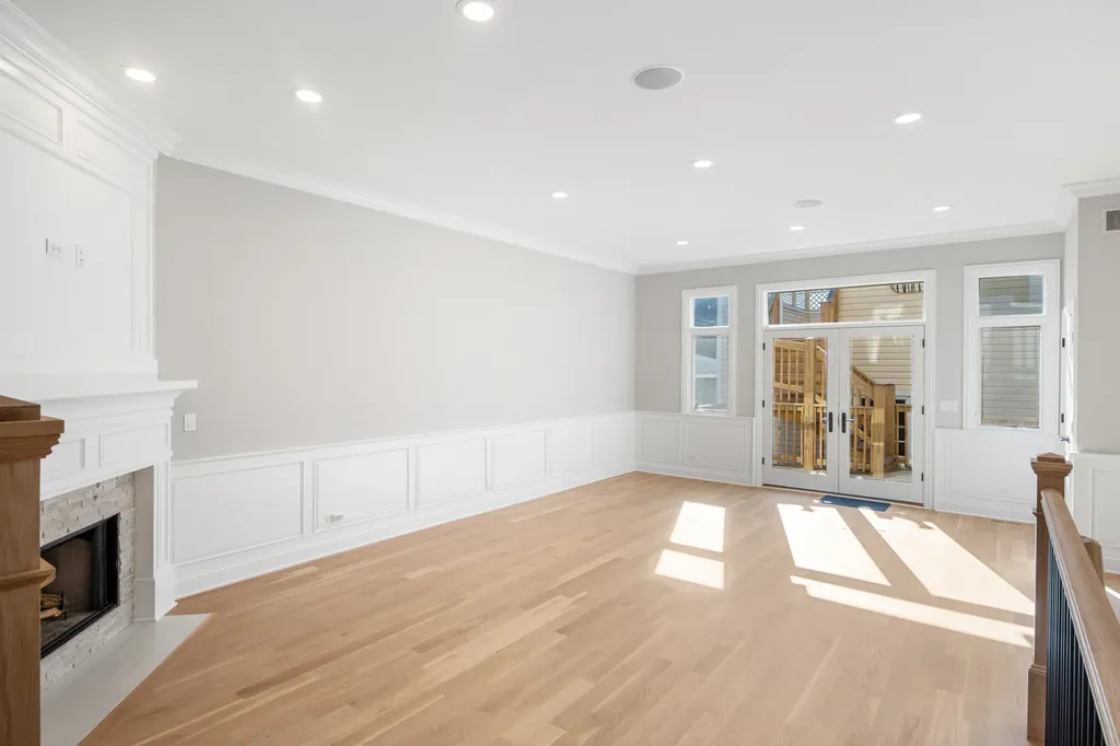 5054 North Claremont Avenue Chicago IL 60625