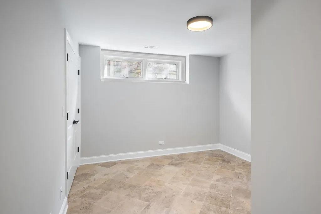 5054 North Claremont Avenue Chicago IL 60625