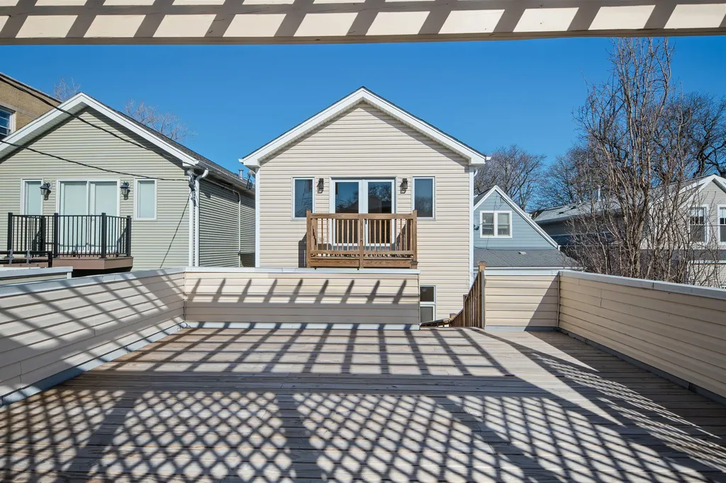 5054 North Claremont Avenue Chicago IL 60625