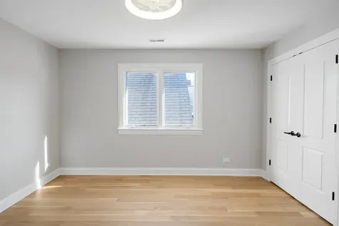 5054 North Claremont Avenue Chicago IL 60625
