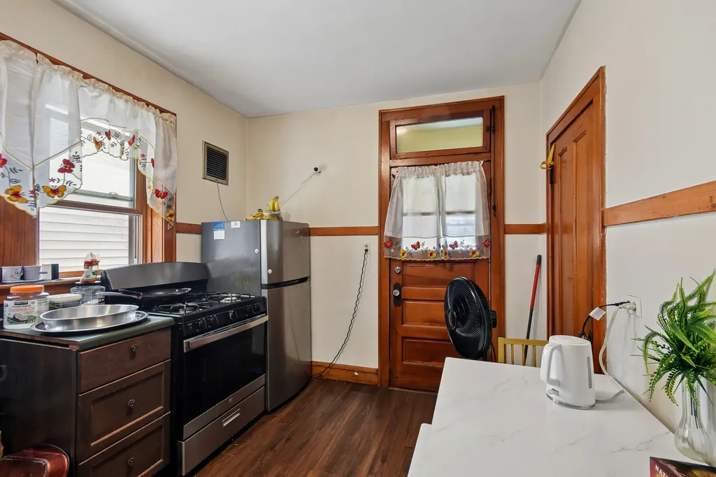 5922 North Melvina Avenue Chicago IL 60646