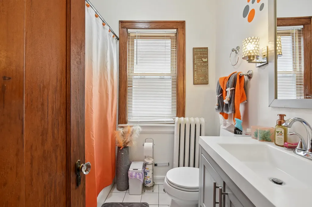 5922 North Melvina Avenue Chicago IL 60646