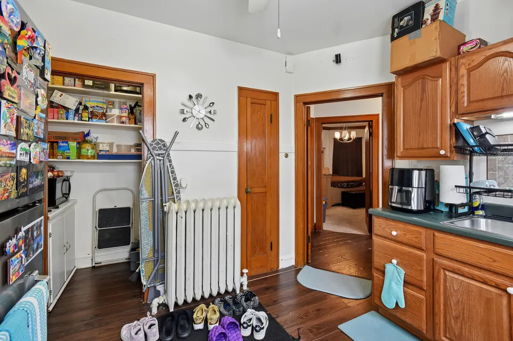 5922 North Melvina Avenue Chicago IL 60646