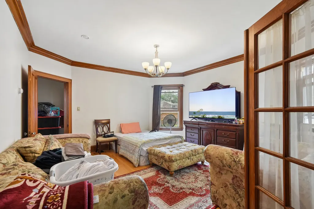 5922 North Melvina Avenue Chicago IL 60646