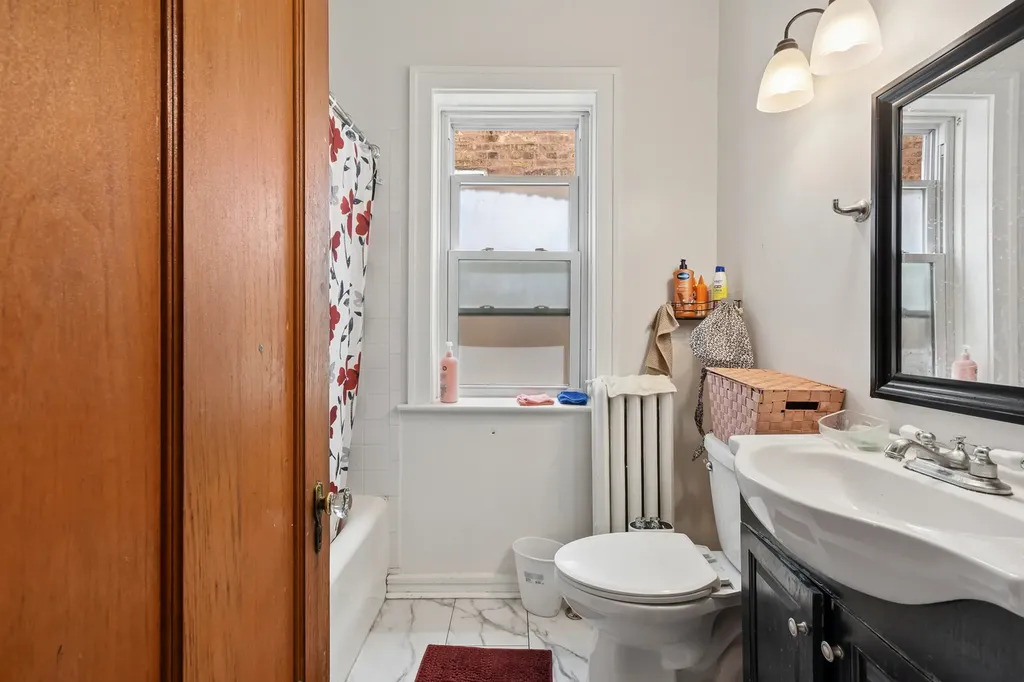 5922 North Melvina Avenue Chicago IL 60646