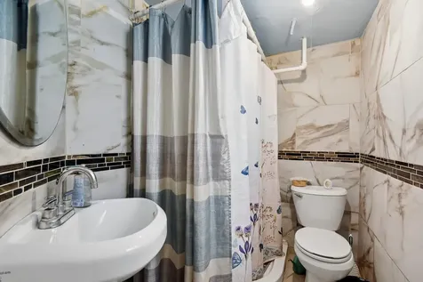 5922 North Melvina Avenue Chicago IL 60646