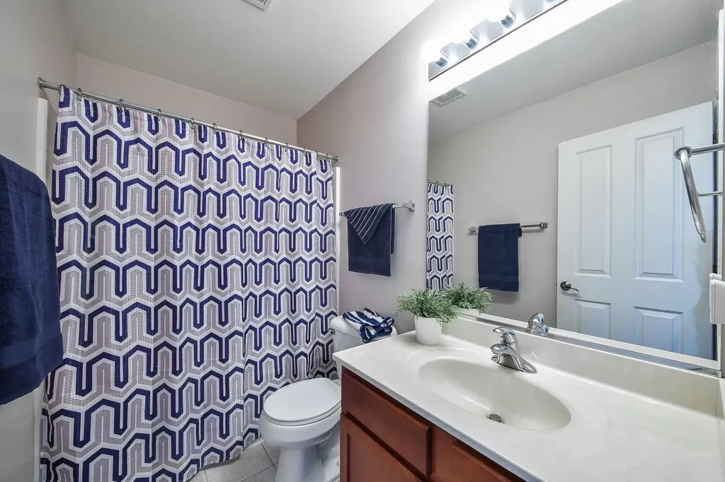 395 Vaughn Circle Aurora IL 60502