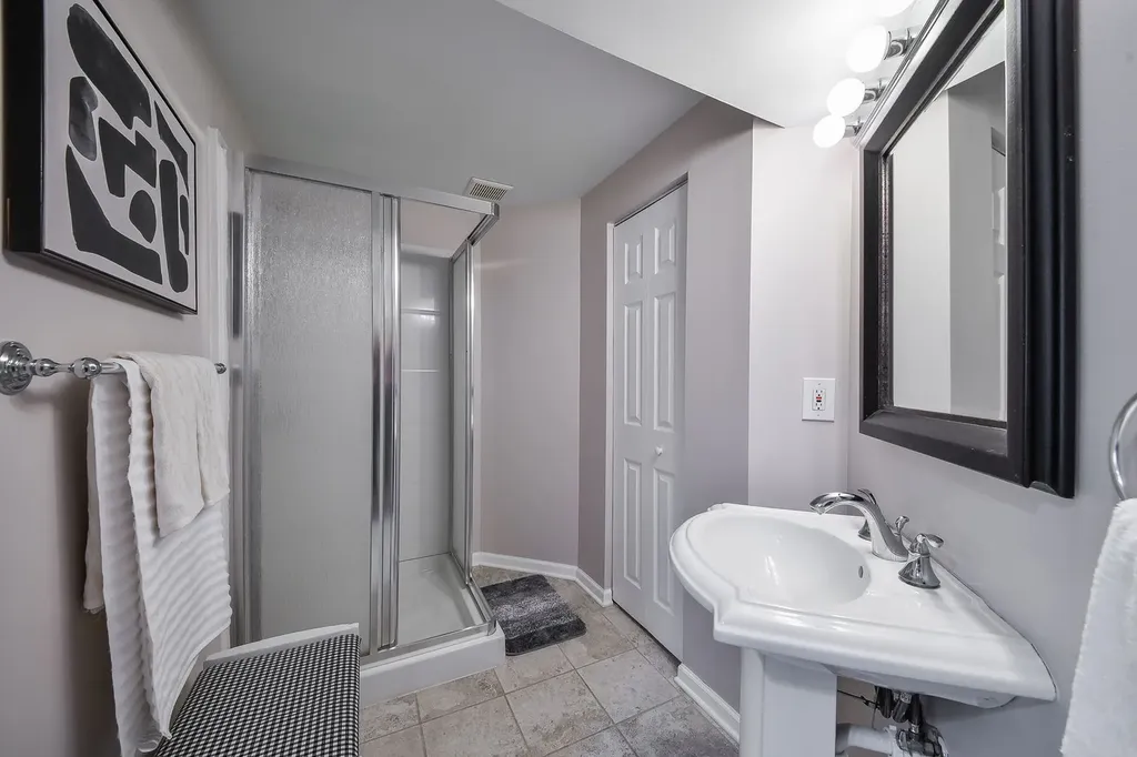 395 Vaughn Circle Aurora IL 60502