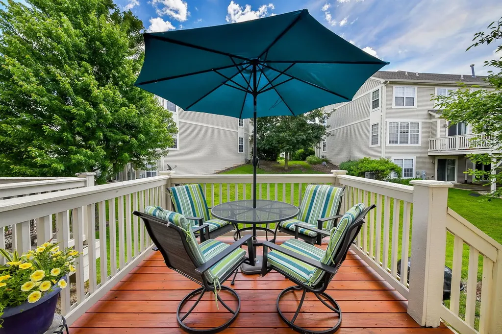 395 Vaughn Circle Aurora IL 60502