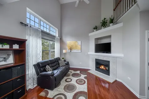 395 Vaughn Circle Aurora IL 60502