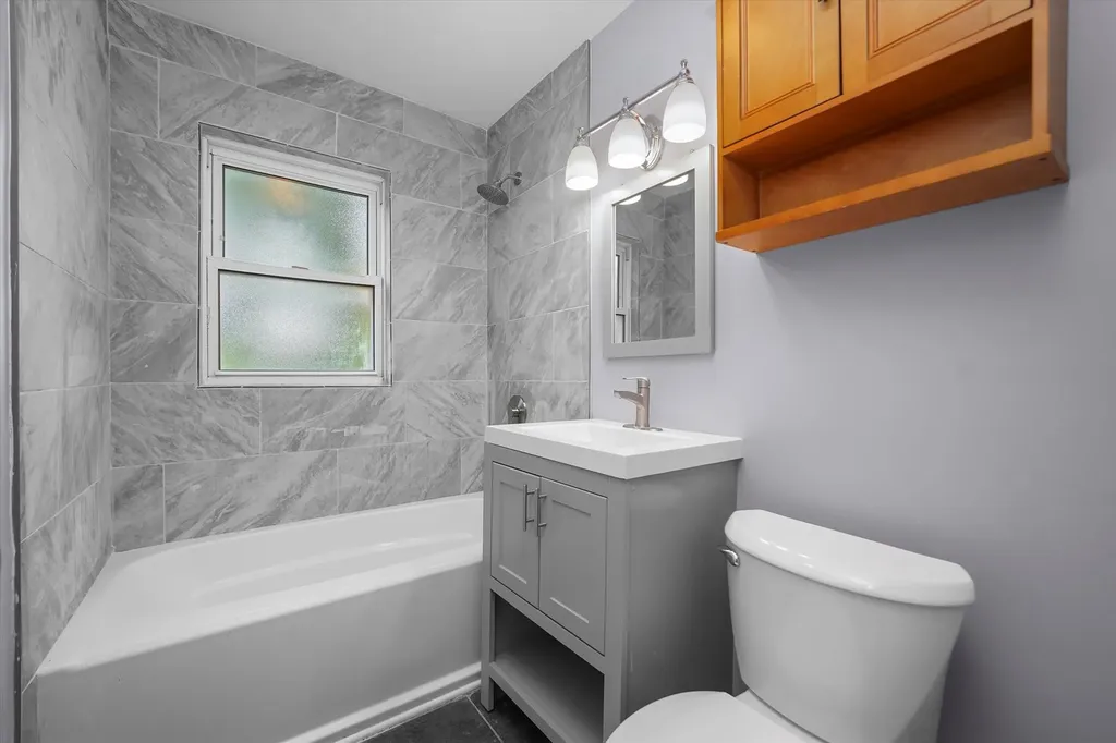 11347 South Ada Street Chicago IL 60643