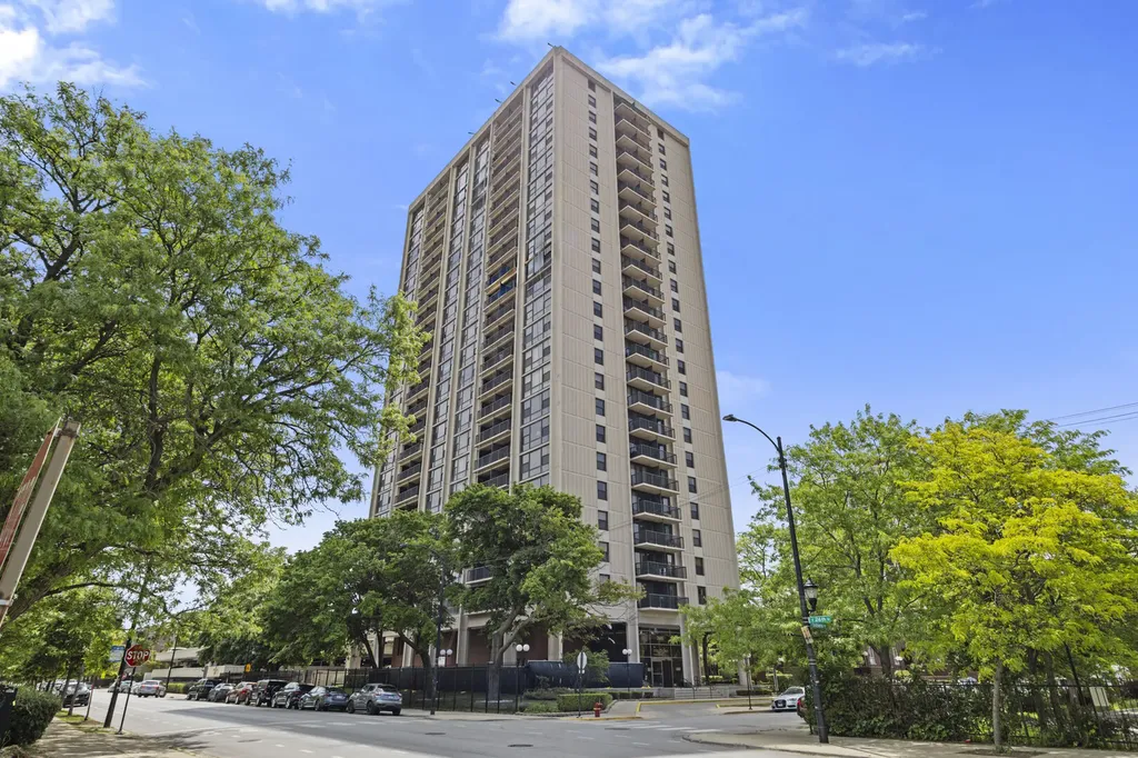 2605 South Indiana Avenue Chicago IL 60616