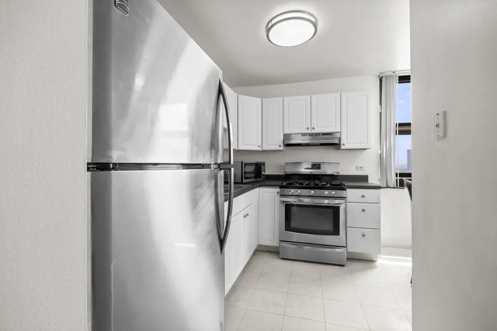 2605 South Indiana Avenue Chicago IL 60616