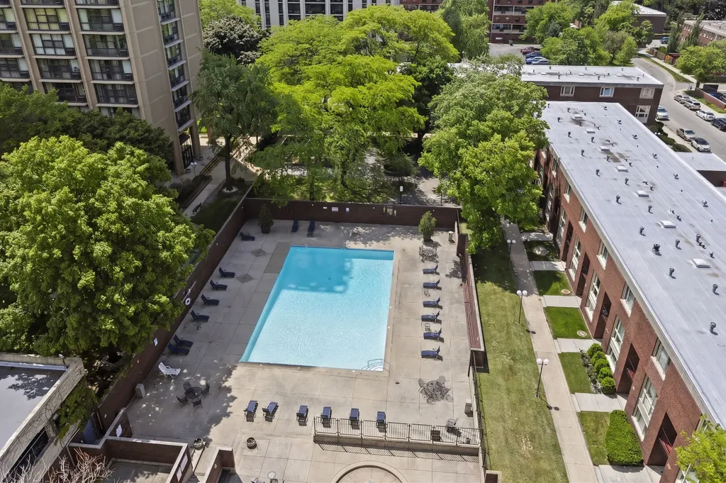2605 South Indiana Avenue Chicago IL 60616