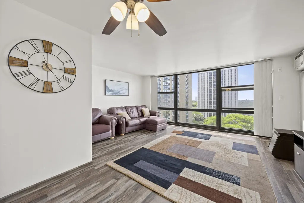 2605 South Indiana Avenue Chicago IL 60616