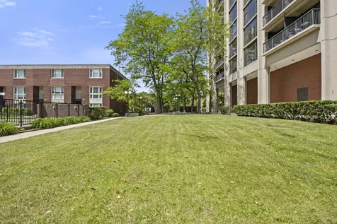 2605 South Indiana Avenue Chicago IL 60616