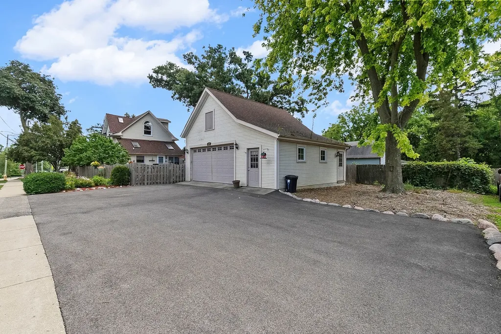 1084 Main Street Antioch IL 60002