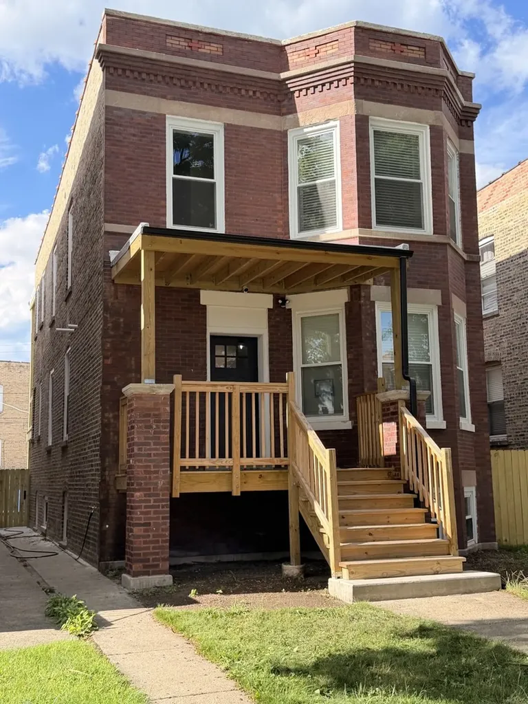 5158 West Agatite Avenue Chicago IL 60630