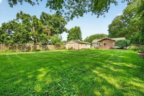 472 Douglas Road Batavia IL 60510