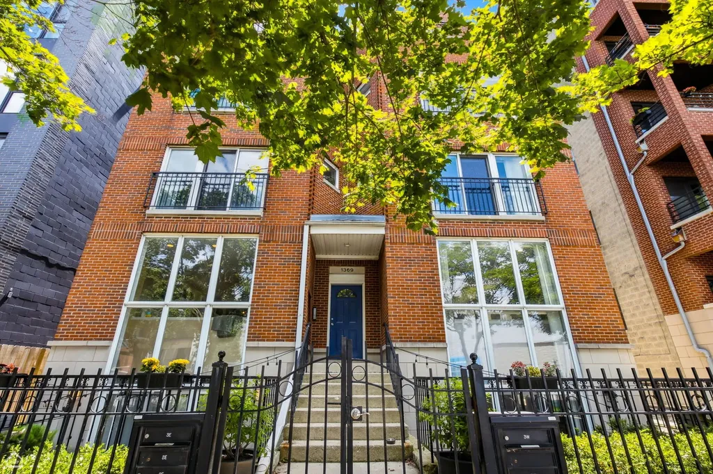 1369 West Hubbard Street Chicago IL 60642