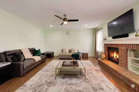 3091 Long Common Parkway Elgin IL 60124