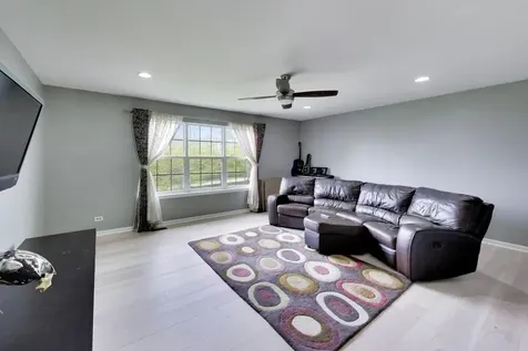 3091 Long Common Parkway Elgin IL 60124
