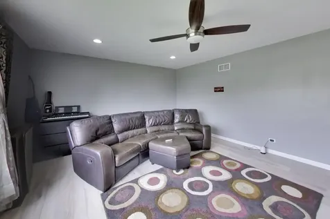 3091 Long Common Parkway Elgin IL 60124