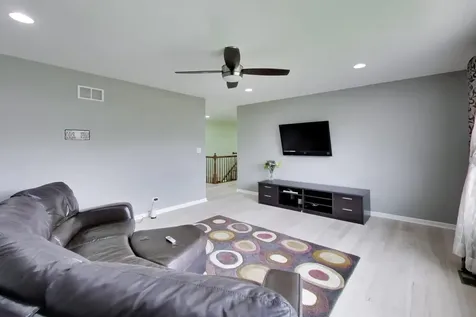 3091 Long Common Parkway Elgin IL 60124