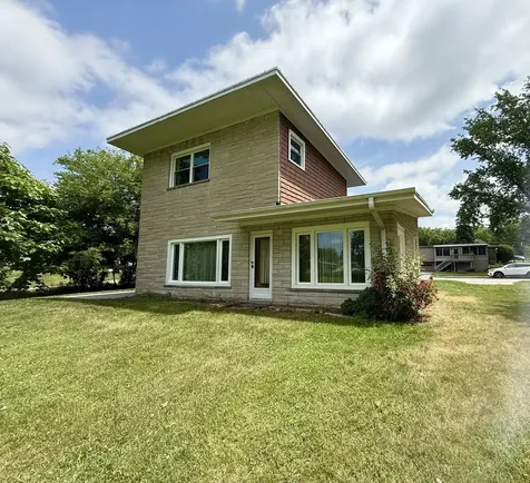 34 South River Street South Elgin IL 60177