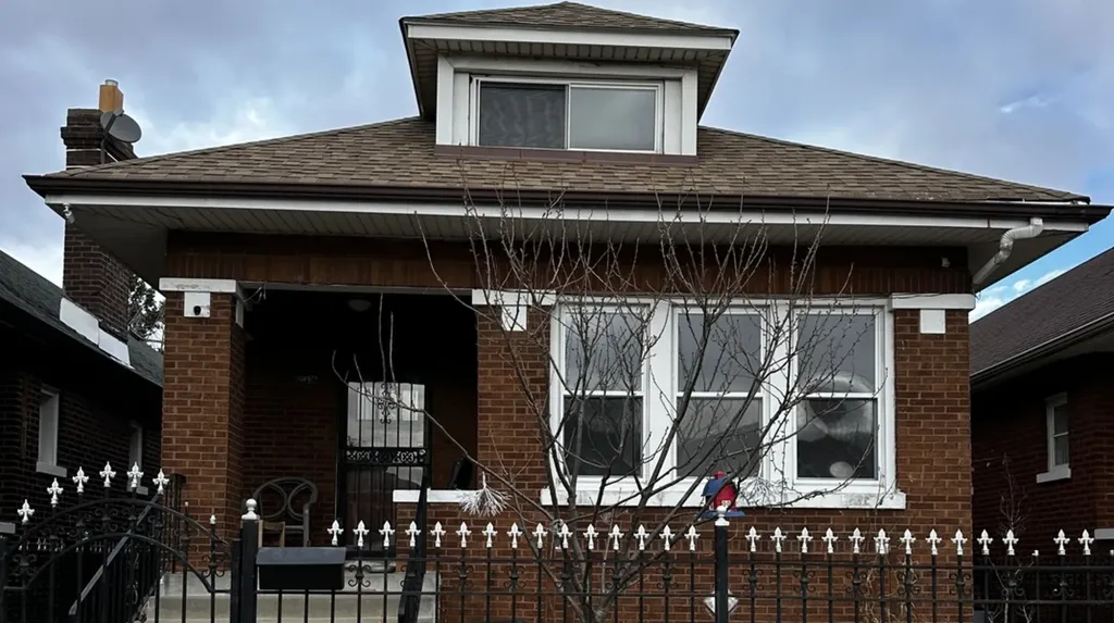 5839 South Sacramento Avenue Chicago IL 60629