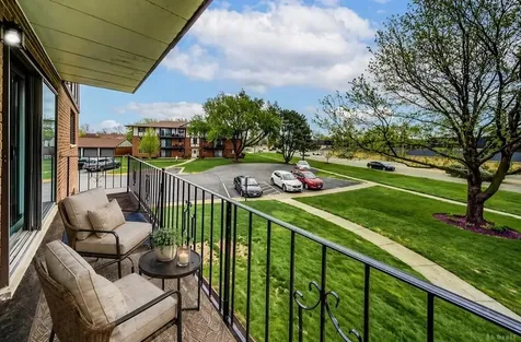 11045 South Theresa Circle Palos Hills IL 60465