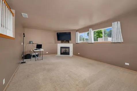 300 Turnbridge Drive Shorewood IL 60404