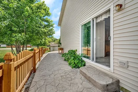 300 Turnbridge Drive Shorewood IL 60404