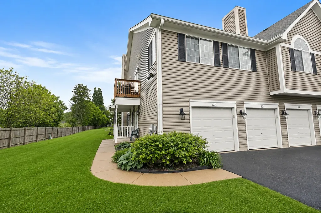 603 Silver Creek Road Woodstock IL 60098