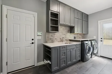 7209 Brae Court Gurnee IL 60031