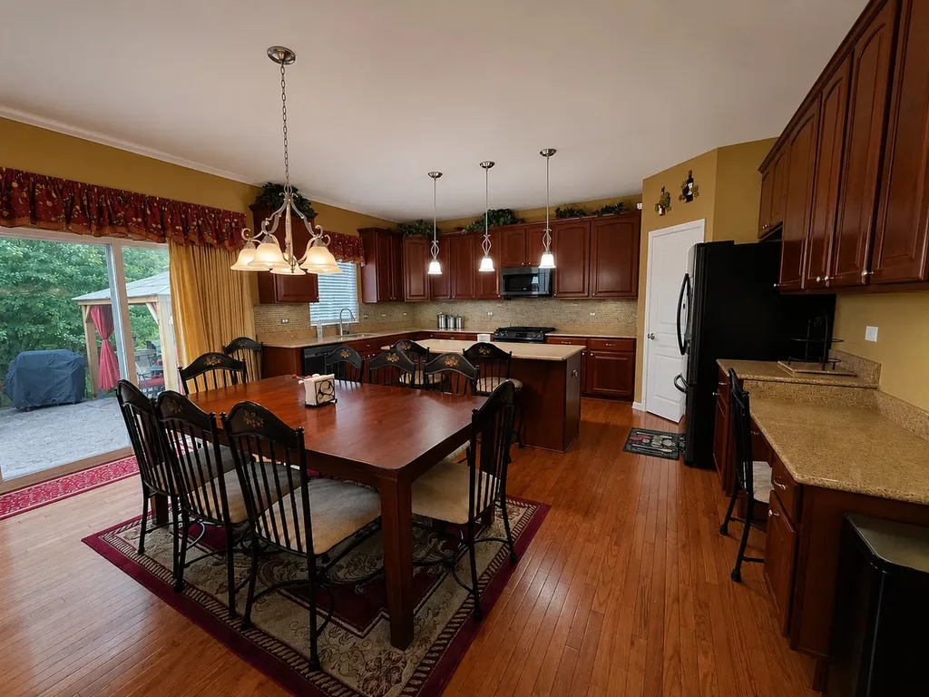 4 Snead Court Bolingbrook IL 60490